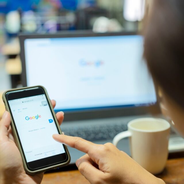 Mobile vs Desktop Google Search Comparison